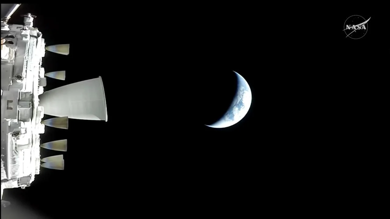 NASA опубликовало снимок Земли с расстояния 70 тыс. км: экипаж Artemis II готовится к миссии