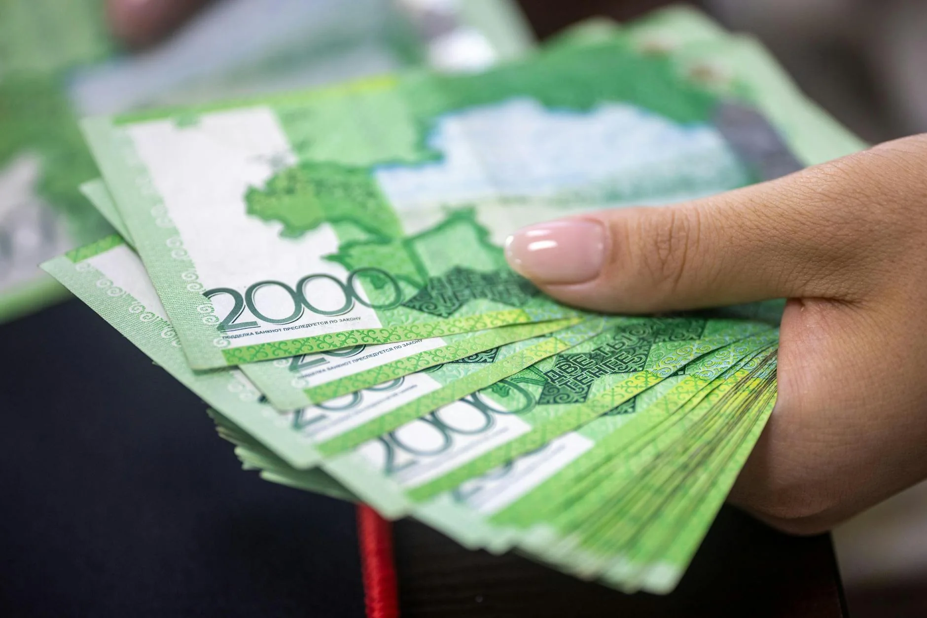 С 2027 года ФНС получит данные о доходах россиян свыше 2,4 млн рублей в год