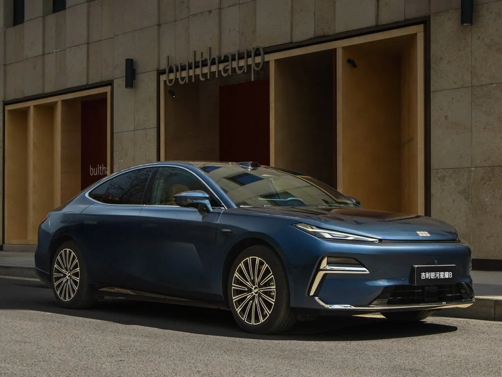 Geely представила Galaxy Star 8 Voyager: гибридный седан за 1,5 млн рублей с технологиями люкс-класса