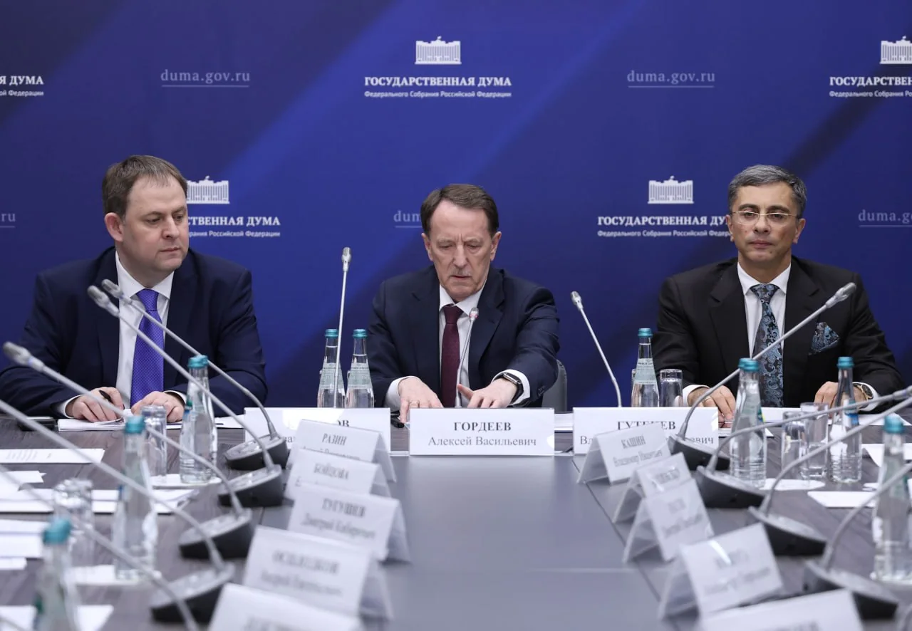 В Госдуме одобрили новые правила для легкой промышленности: НДС на маркетплейсах и субсидии с 2026 года