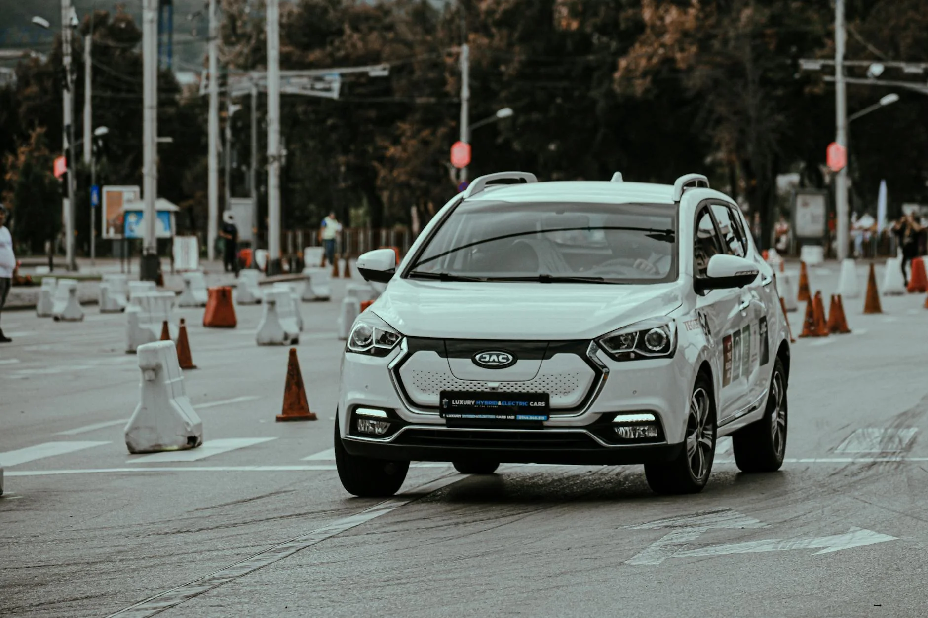 Китайский Changan самопроизвольно затормозил на МКАД из-за заводского брака