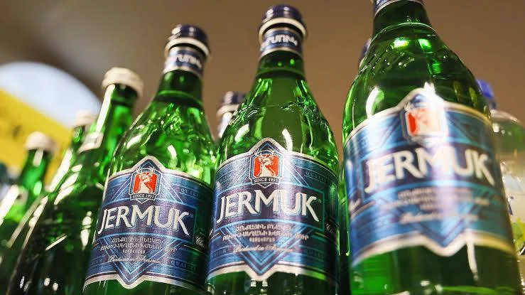 Роспотребнадзор полностью запретил продажу армянской минеральной воды «Джермук» в России с 22 мая